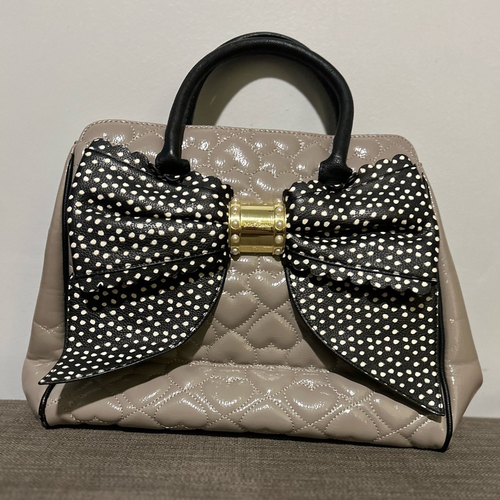 Betsey Johnson Elegant Quilted Bow Handbag